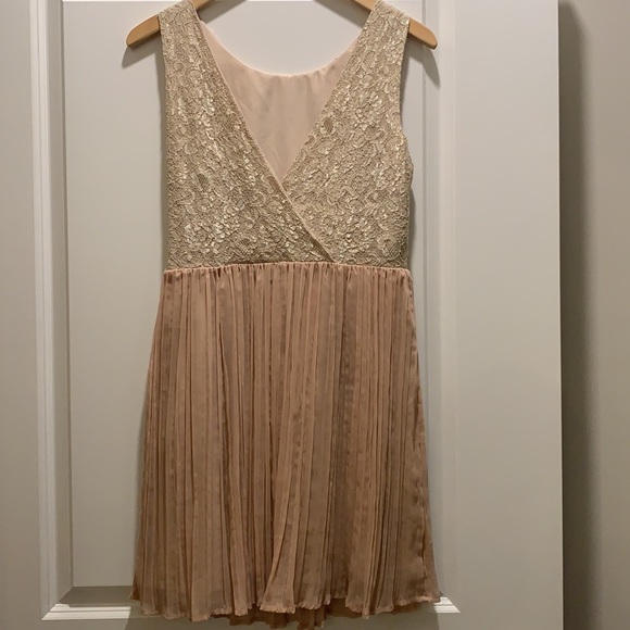 Lace and Tulle lined cocktail dress in peach pink - Picture 8 of 11